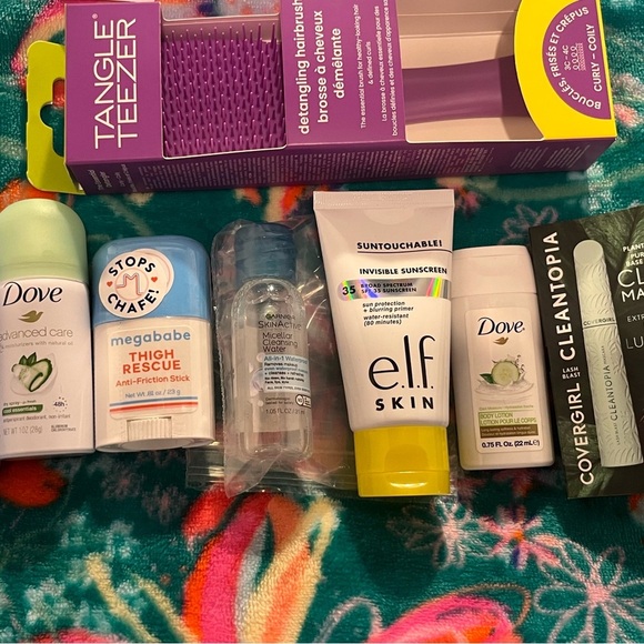 Walmart Beauty Box with Assorted Skincare and Haircare Product Samples - Picture 2 of 3